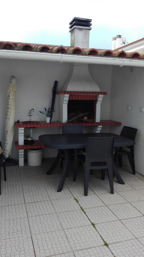 Casinha Res Do Chao Na Nazare Com Quintal E Barbecue Villa Eksteriør billede